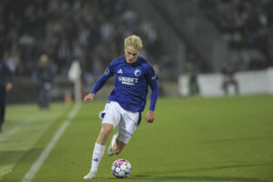 Victor Froholdt i kamp for FCK mod AGF.