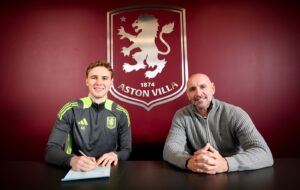 Aston Villa forlænger med Oliwier Zych