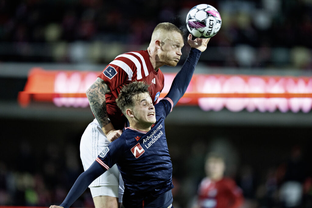 Rasmus Würtz mener, at Silkeborg IF og Kent Nielsen bør gå på rov i FC Midtjyllands overskudslager.