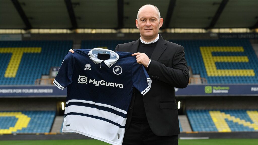 Alex Neil præsenteres i Millwall.