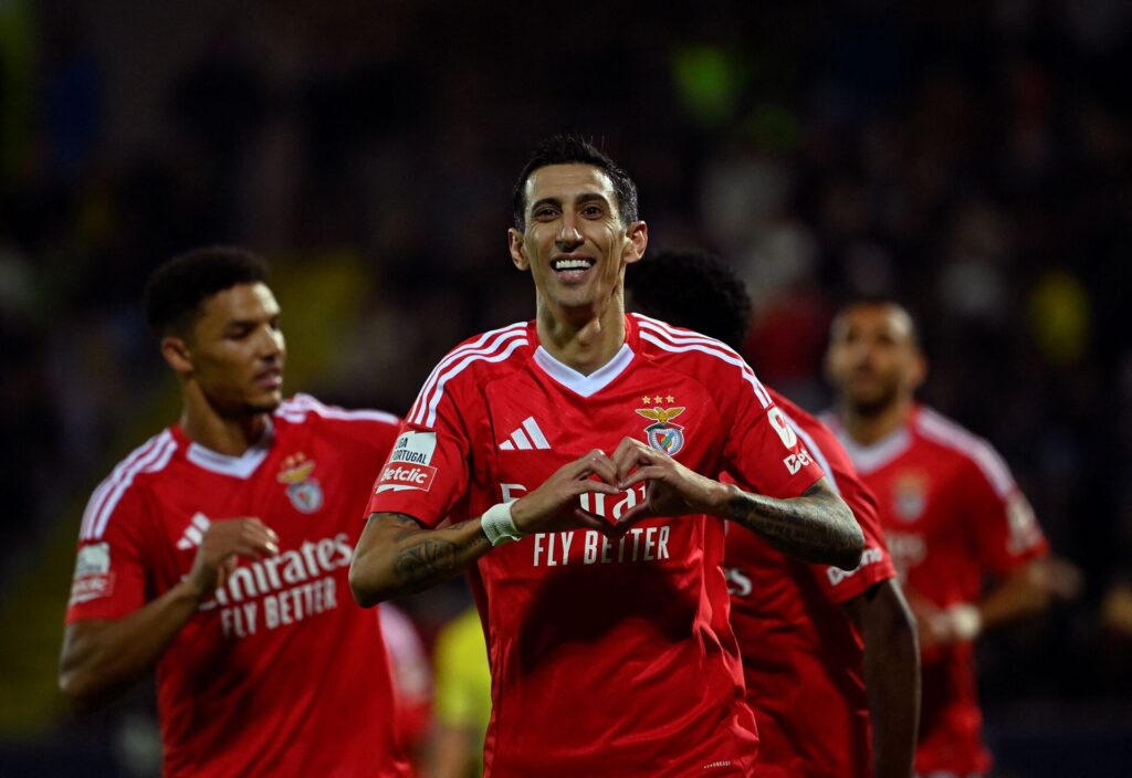 Angel di Maria fejrer sin scoring for Benfica mod Arouca.