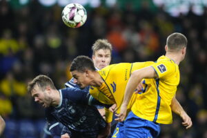Hovedstødsduel i kampen mellem AGF og Brøndby på Brøndby Stadion.