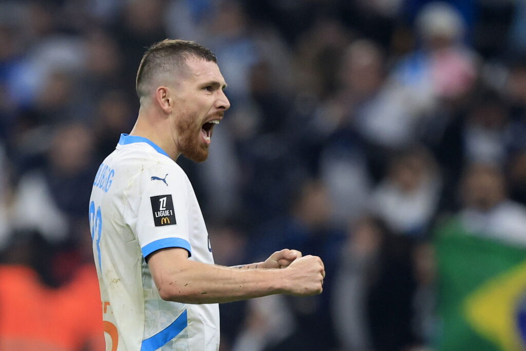 Pierre-Emile Højbjerg fejrer en scoring for Olympique Marseille.