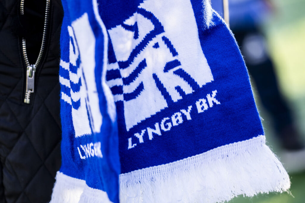 Et Lyngby-halstørklæde.