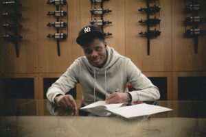 Franculino skriver under på en ny aftale med FC Midtjylland.