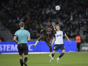 Baptiste Rolland i aktion mod AGF's Frederik Tingerager