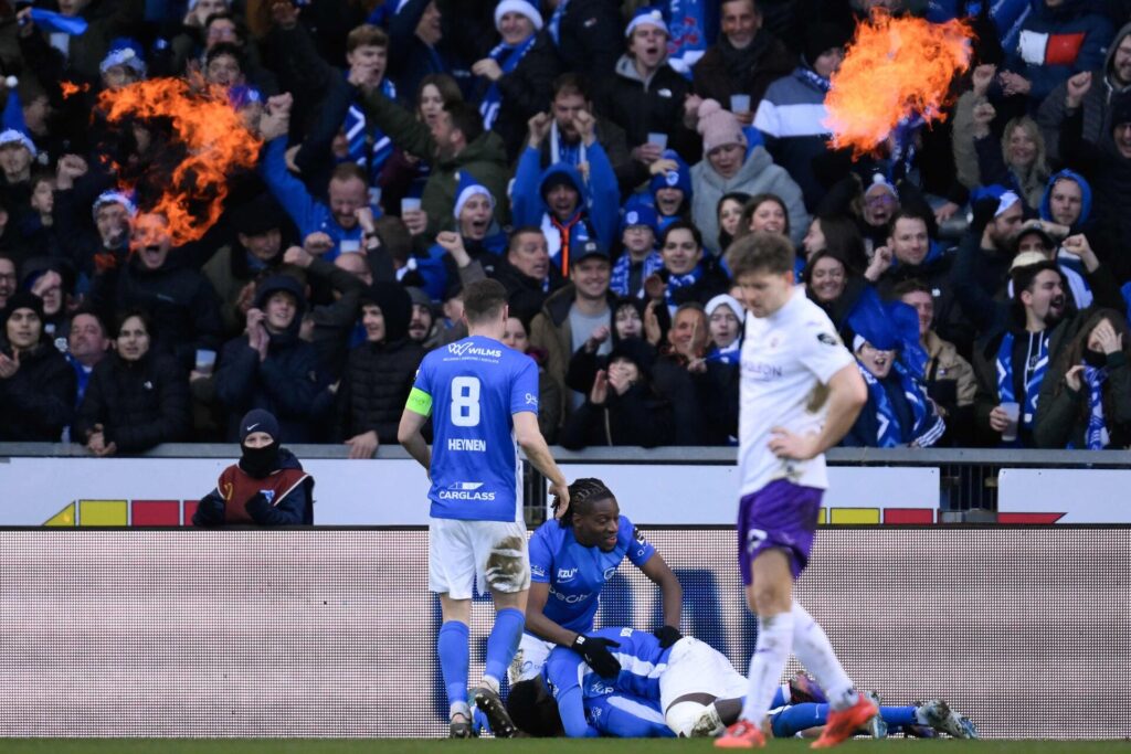 Genk-spillerne fejrer en scoring mod Anderlecht.