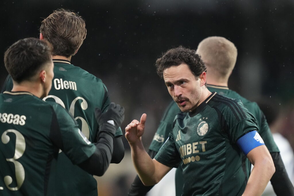 Thomas Delaney fejrer en scoring for F.C. København.