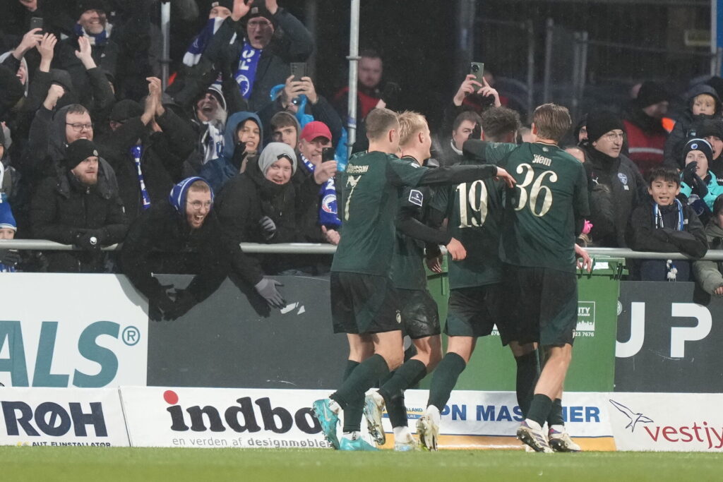 F.C. København-spillerne fejrer en scoring mod Kolding IF.