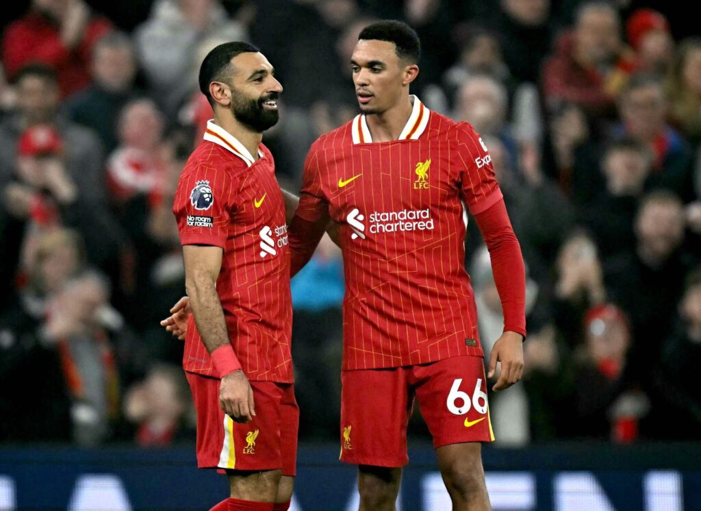 Trent Alexander-Arnold sammen med Mohamed Salah