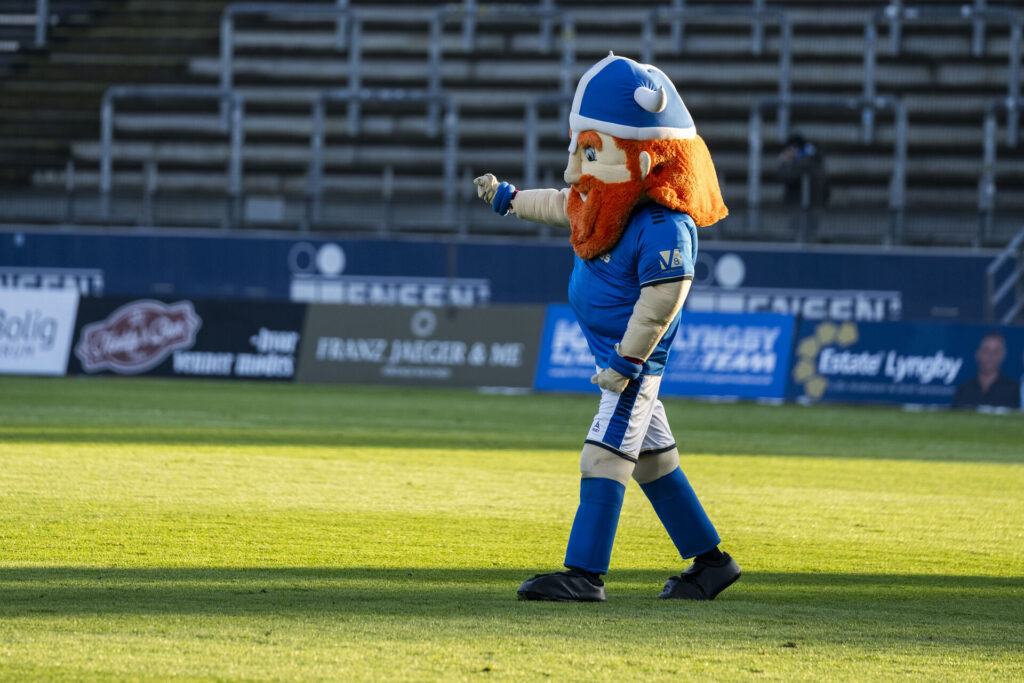 Lyngby-maskotten på Lyngby Stadion.