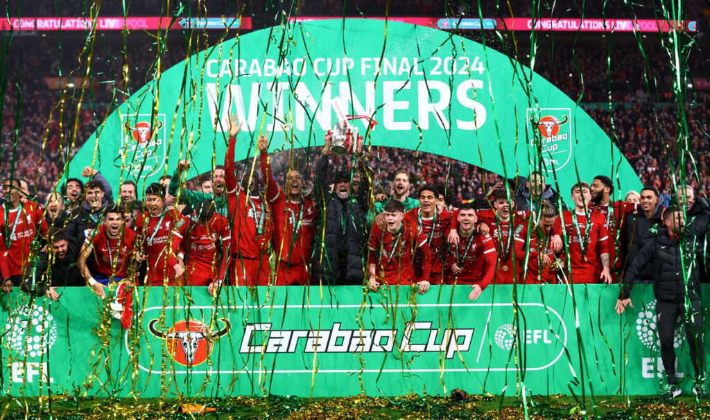 Liverpool fejrer Carabao Cup-triumfen i 2024.