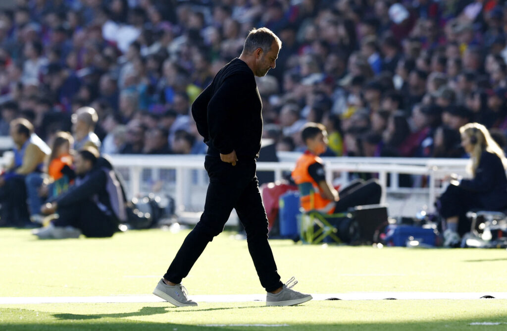 Hansi Flick er alt andet end tilfreds med den nuværende periode i FC Barcelona, hvor holdet har smidt masser af point i LaLiga.