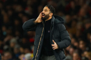 Ruben Amorim råber under en kamp med Manchester United