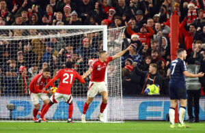 Nikola Milenkovic fejrer en scoring for Nottingham Forest.