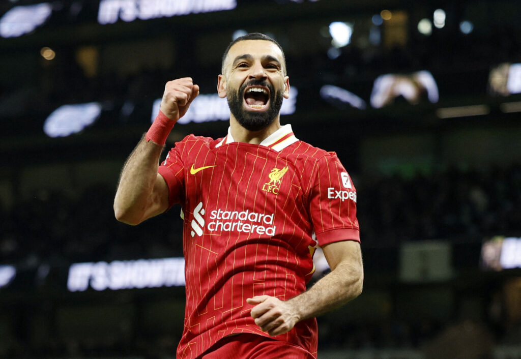 Mohamed Salah fejrer en scoring mod Tottenham.