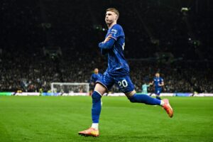 Cole Palmer jubler efter en scoring.