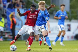 Vejle og Lyngby i kamp.