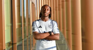 Woyo Coulibaly præsenteres i Leicester City.