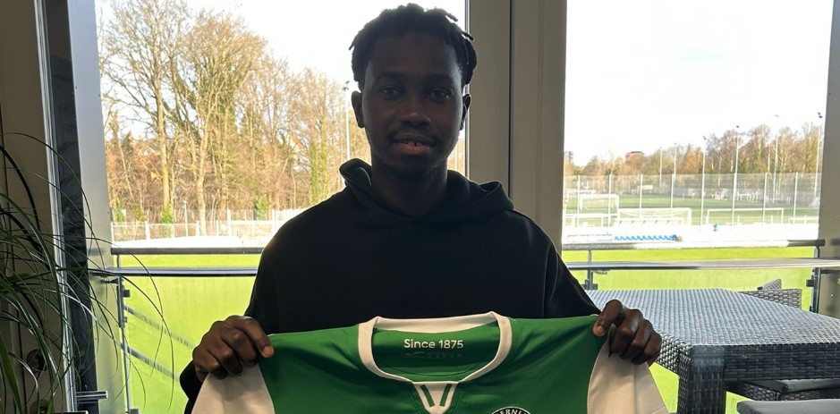 Alasana Manneh præsenteres i Hibernian.