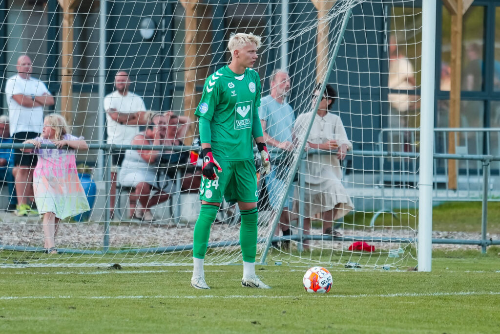 Emil Jørgensen under en kamp for Esbjerg fB.