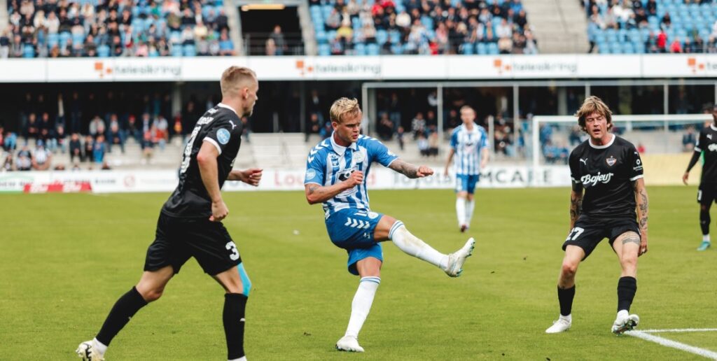 Nicklas Strunck i kamp for Esbjerg fB.