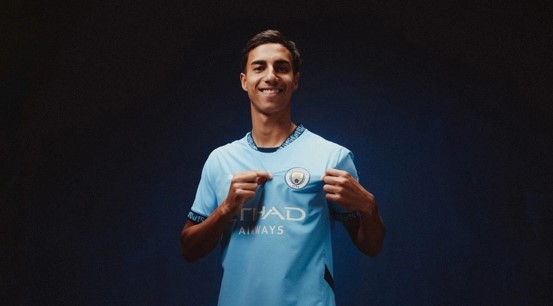 Vitor Reis præsenteres i Manchester City