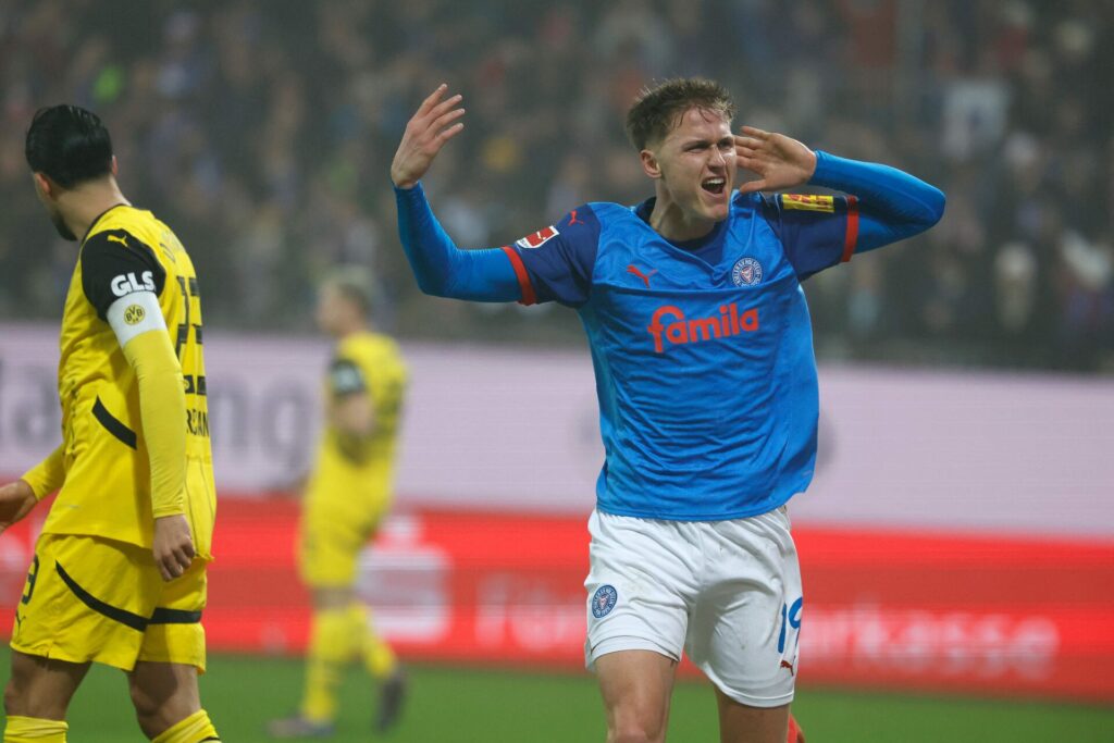 Holstein Kiel jubler mod Dortmund.