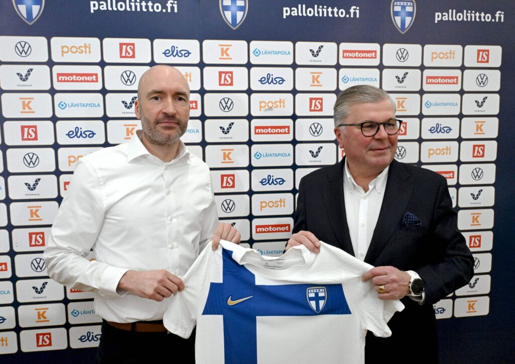 Jacob Friis præsenteres som ny landstræner for Finland.