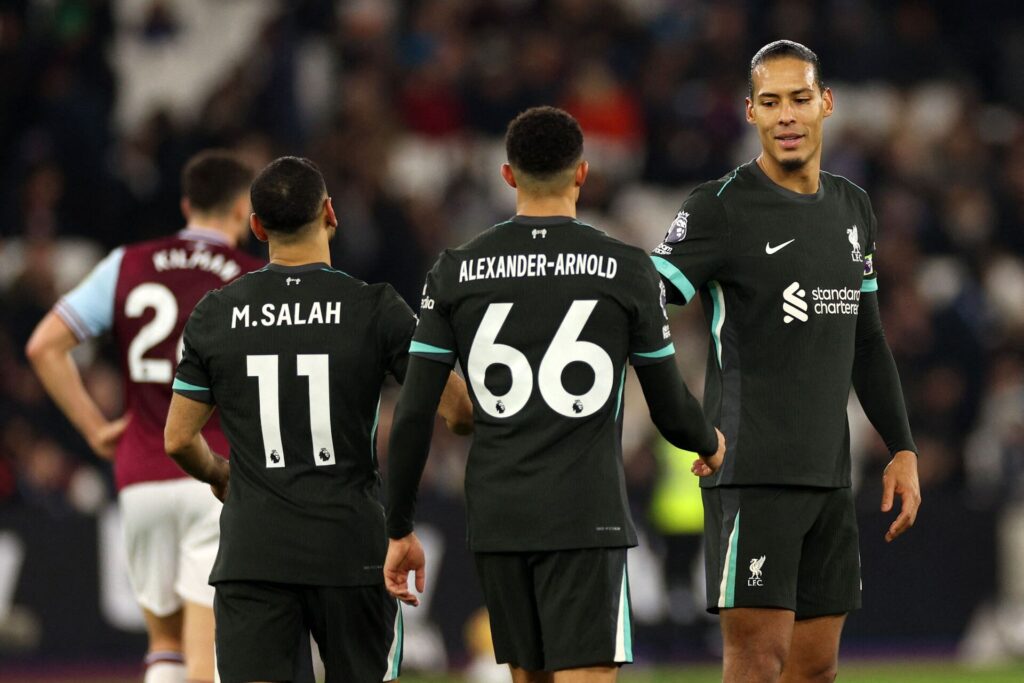 Virgil van Dijk, Mohamed Salah og Trent Alexander-Arnold har alle kontraktudløb til sommer.