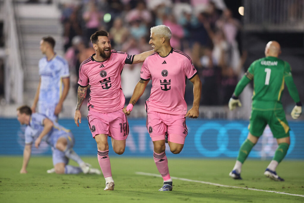 Lionel Messi og Luis Suarez under en kamp for Inter Miami.