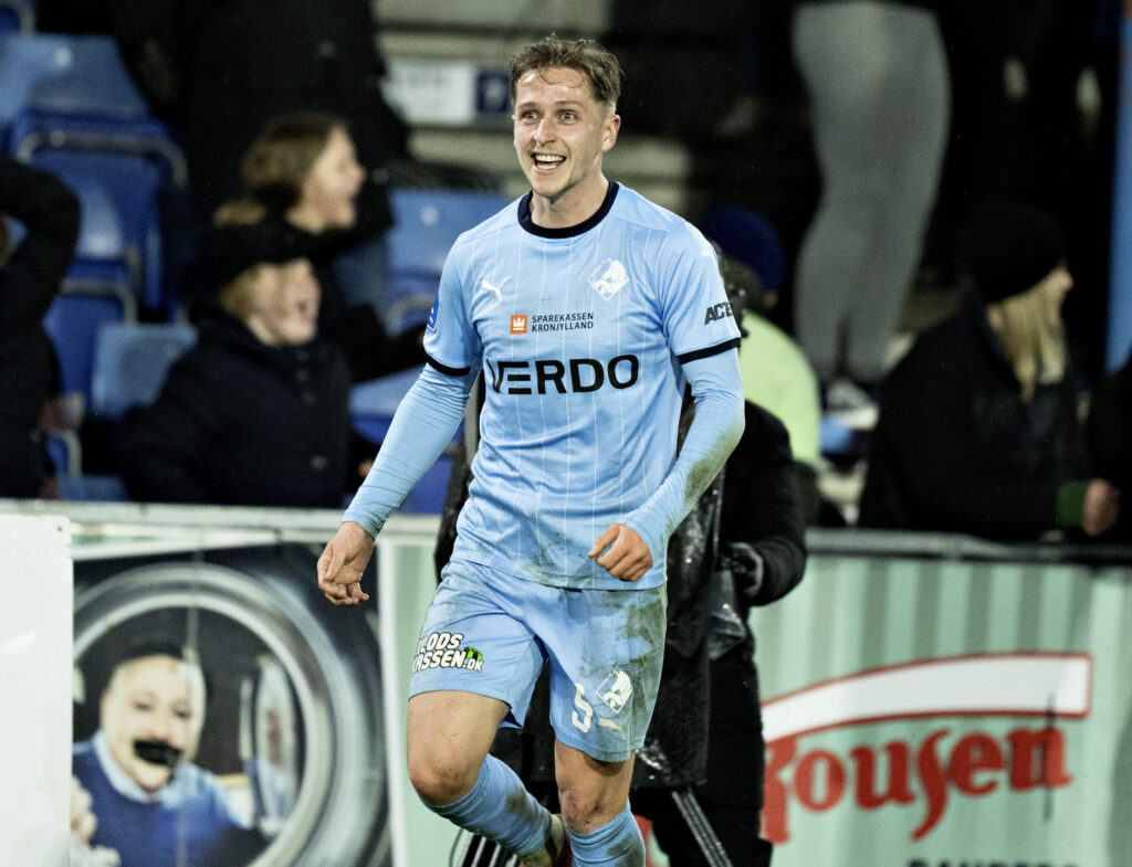 Randers FC's Simen Bolkan Nordli jubler over Lyngbys selvmålt til 1-0 i superligakampen mellem Randers FC og Lyngby Boldklub på Cepheus Park i Randers, fredag den 23. februar 2024. (Foto: Henning Bagger/Ritzau Scanpix)