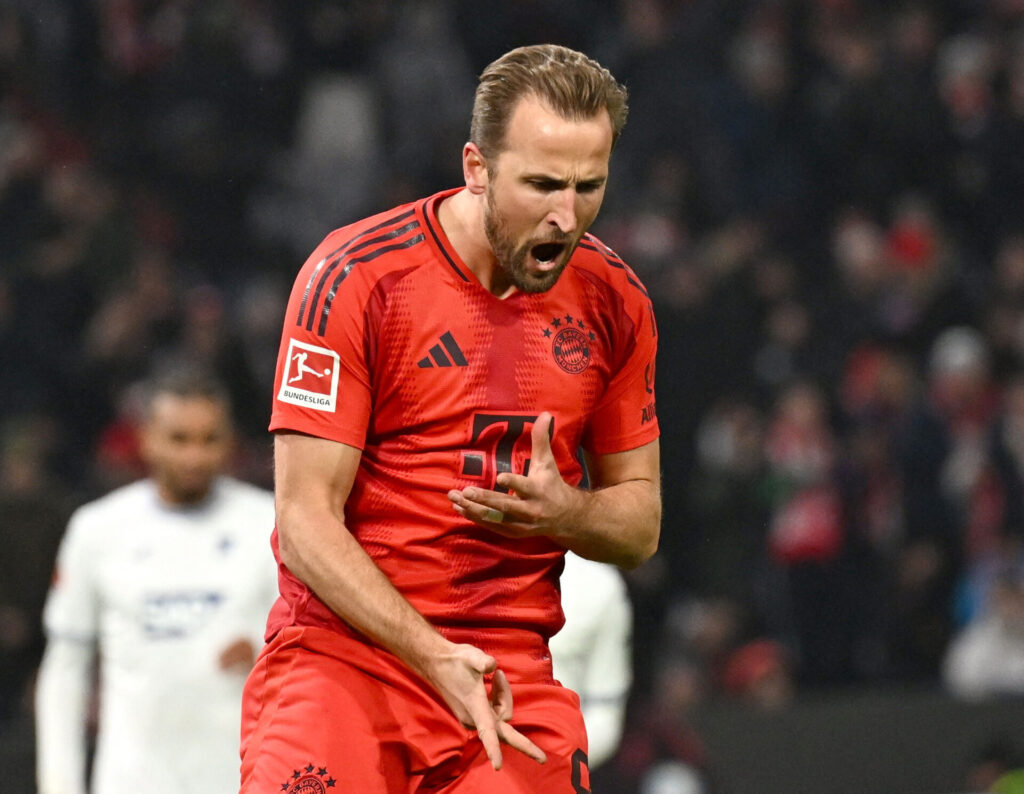 Harry Kane fejrer en scoring for Bayern München.