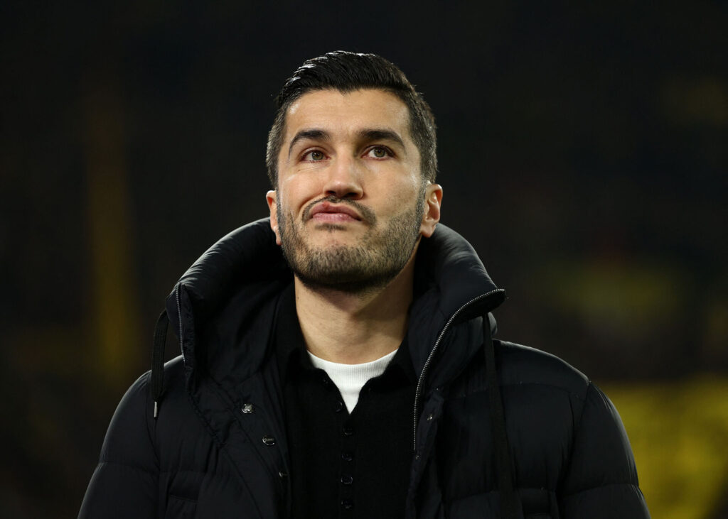 Nuri Sahin under en kamp for Borussia Dortmund.