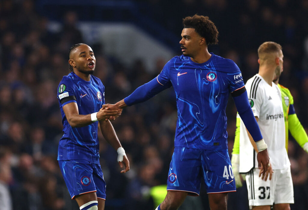 Renato Veiga og Christopher Nkunku i en kamp for Chelsea