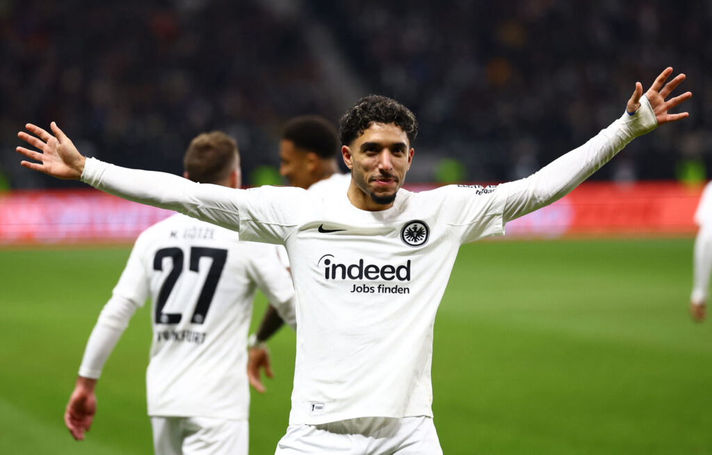 Omar Marmoush jubler over en scoring for Frankfurt.