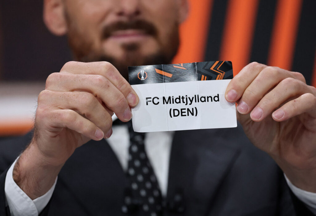 Der kan vente FC Midtjylland Premier League-modstand i næste runde.