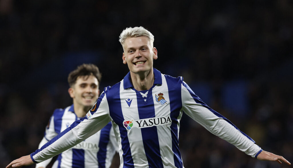 Orri Oskarsson jubler efter en scoring for Real Sociedad.