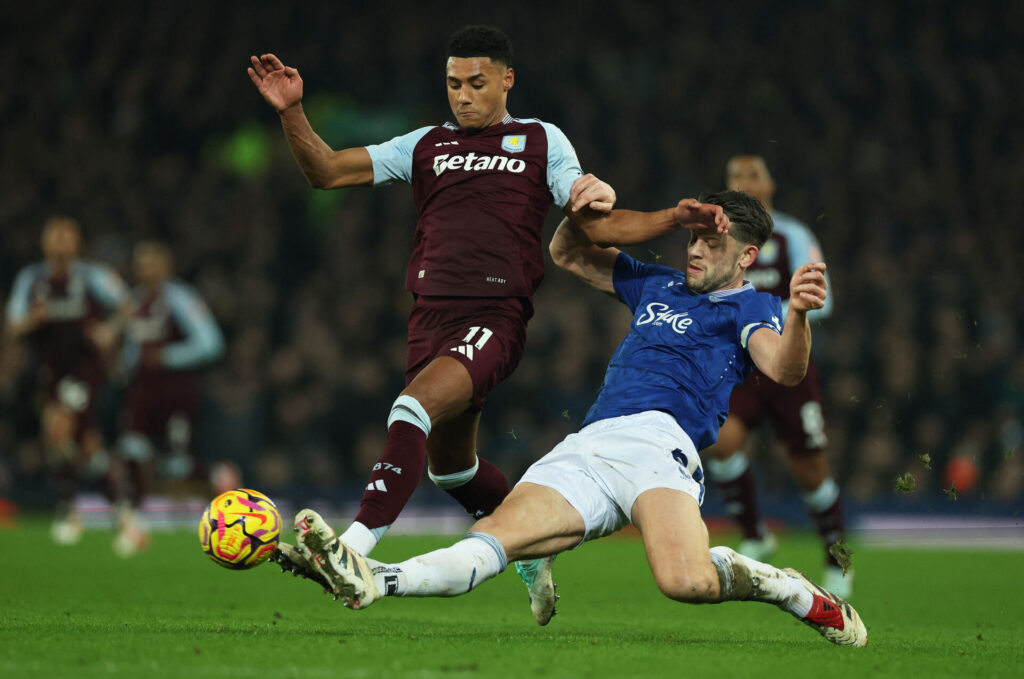 Ollie Watkins under en kamp for Aston Villa