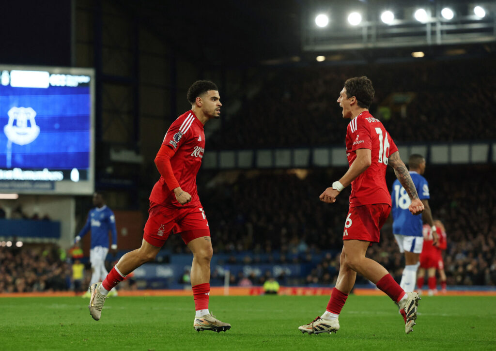 Morgan Gibbs-White fejrer en scoring.