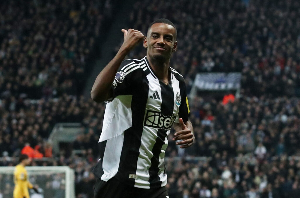 Alexander Isak fejrer en scoring for Newcastle United.