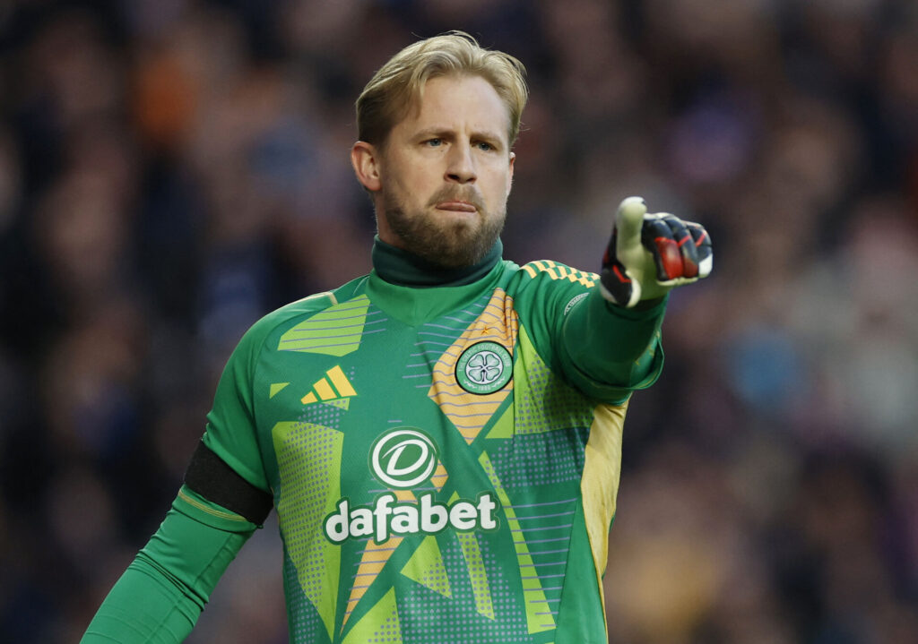 Kasper Schmeichel dirigerer under en kamp