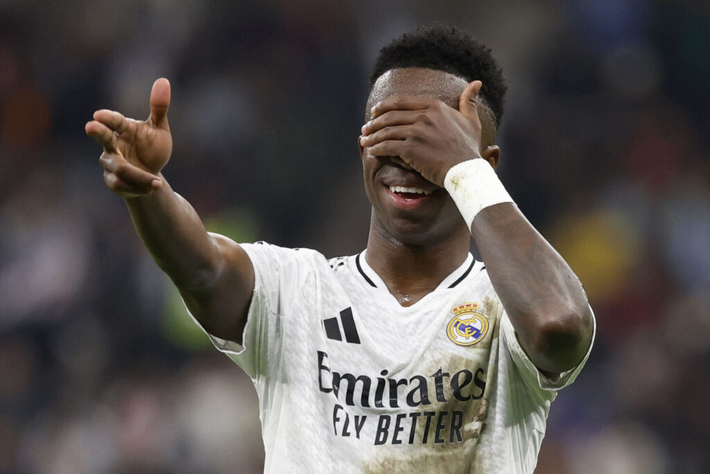 Vinicius Junior fejrer en scoring for Real Madrid.