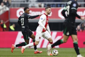 Jordan Hendersen i aktion mod Feyenoord for ajax.