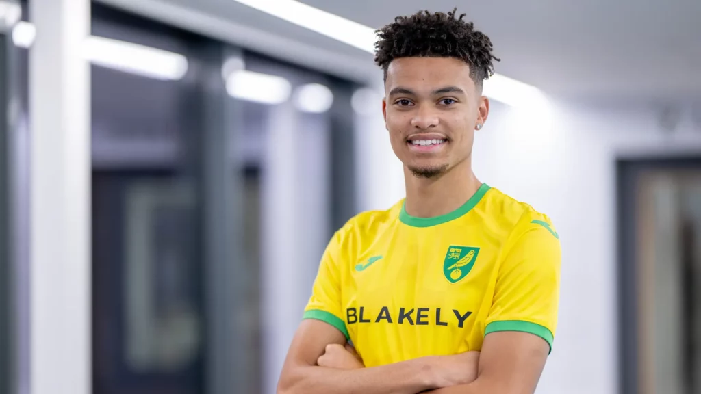 Dylan Jones præsenteret i Norwich