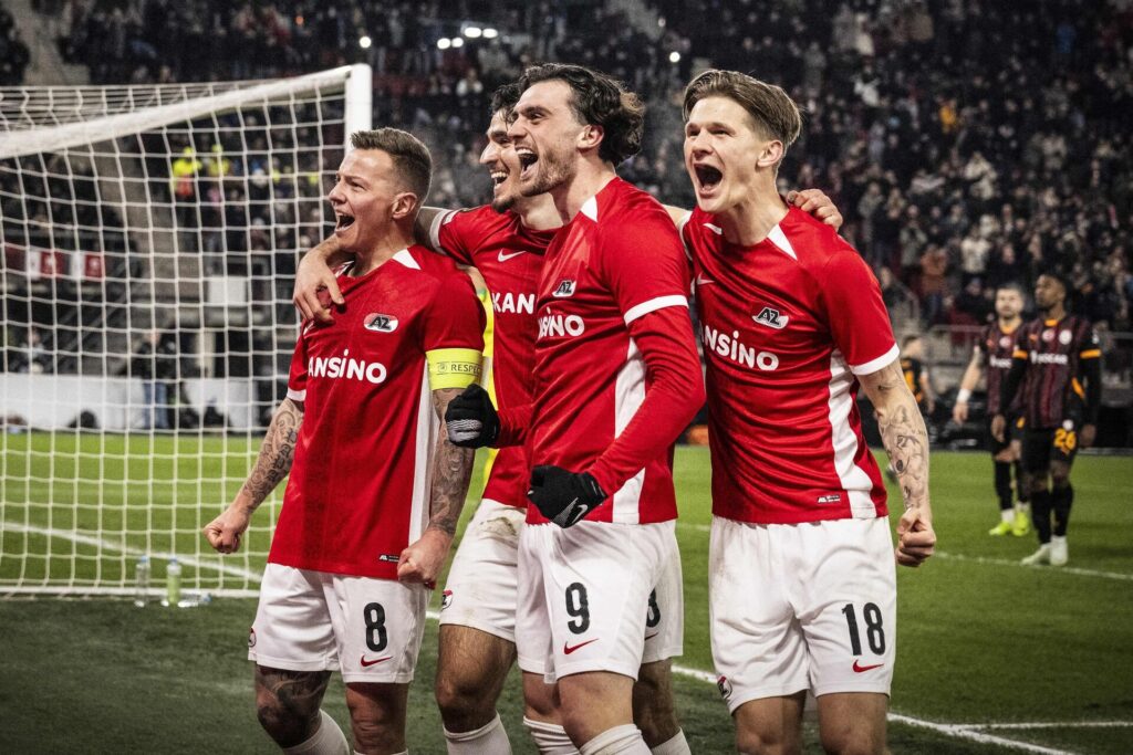 AZ Alkmaar jubler efter scoring med Galatasaray.