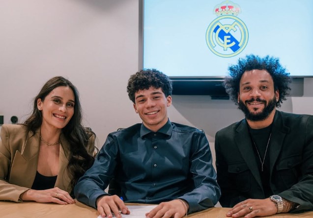 Enzo Alves skriver under på en ny aftale i Real Madrid.