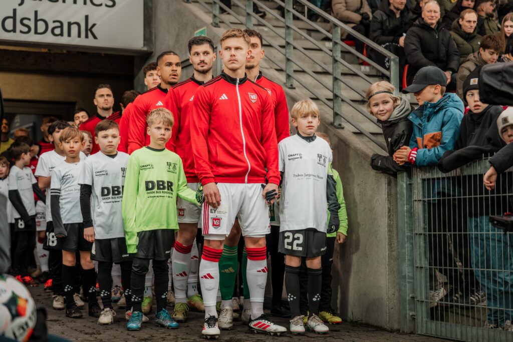Vejle-anfører Thomas Gundelund er klar til at føre sine holdkammerater ind på Vejle Stadion.