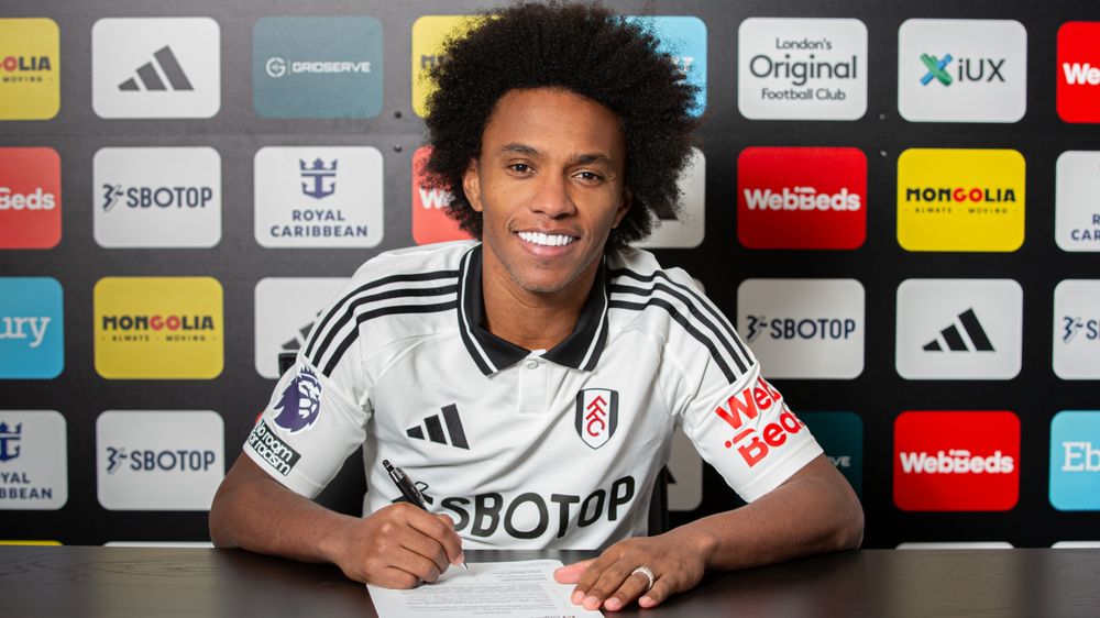 Willian skriver under på en kontrakt i Fulham.