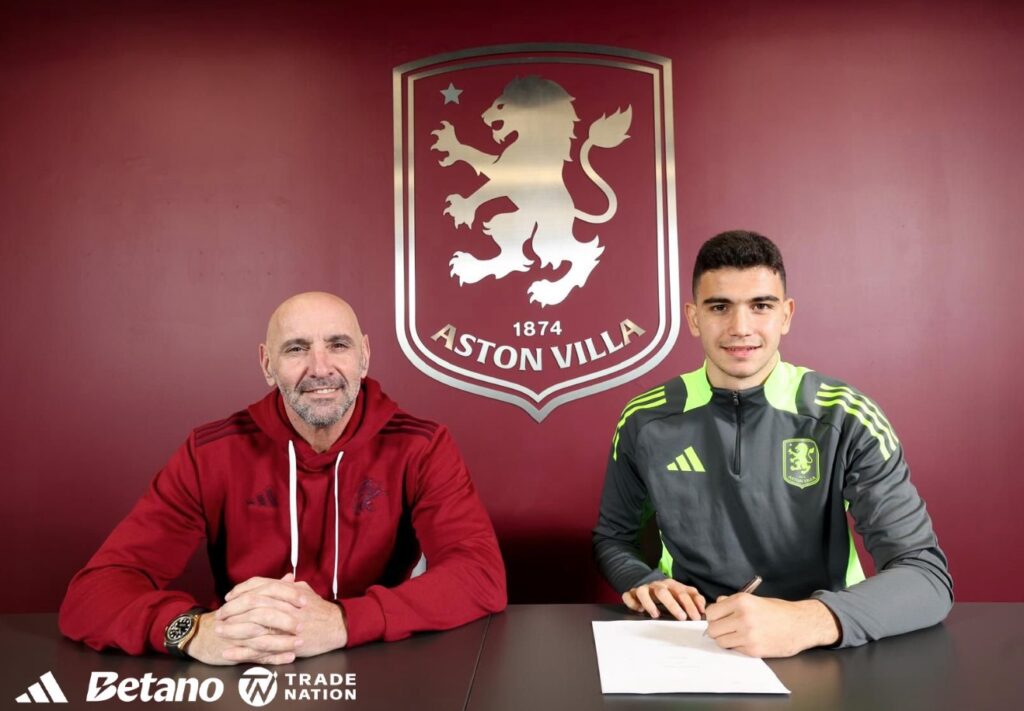 Yasin Ozcan skriver under på en forhåndskontrakt i Aston Villa.